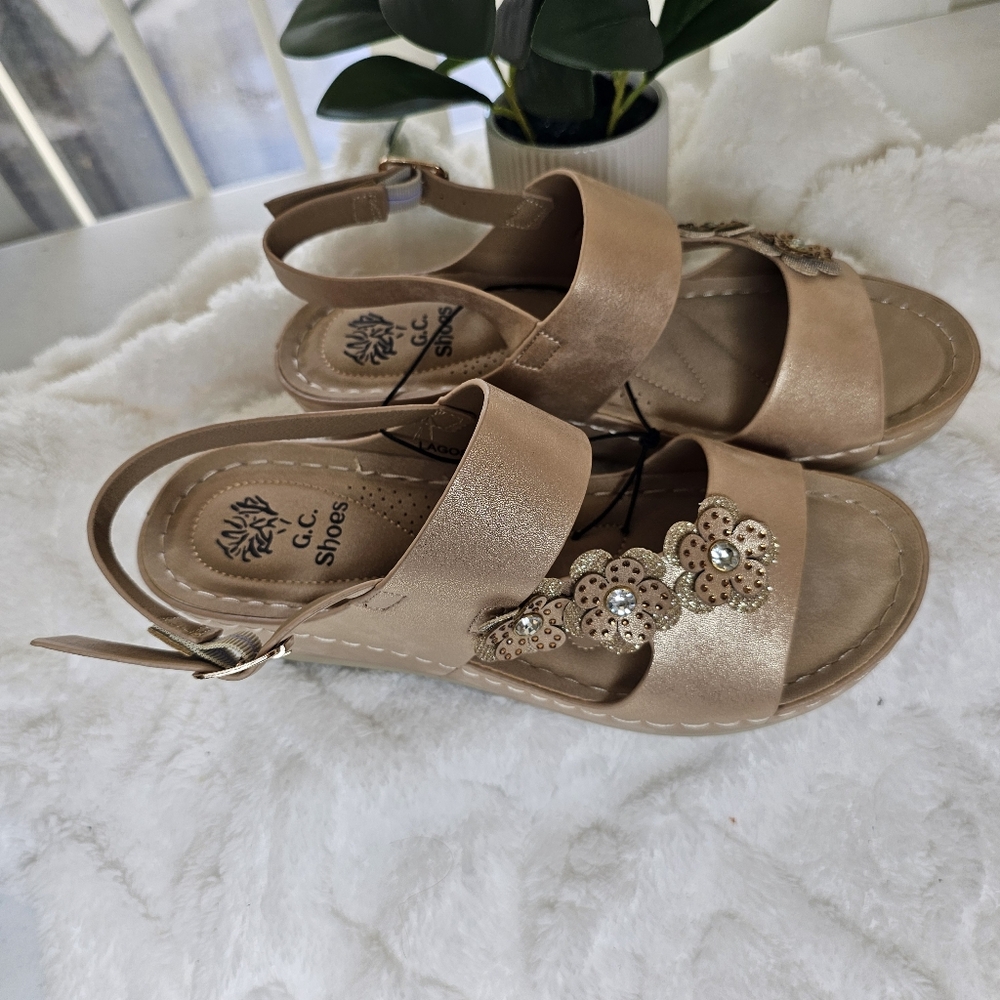GC Shoes Women’s Floral Embellished‎ Sandals Size 8 - Picture 3 of 6
